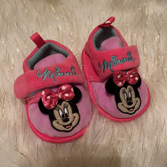 Disney | size 2 | Minnie Mouse slippers - Picture 2 of 7